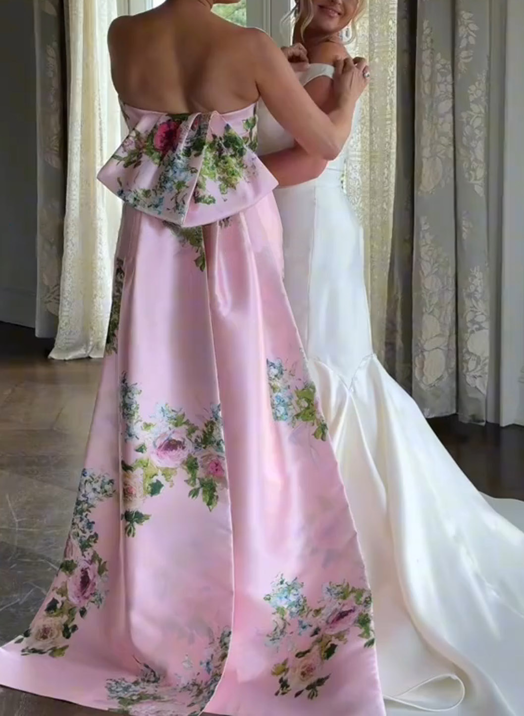 Elegant Strapless Sleeveless Back Slit Floor-Length Bow(s) Evening Dresses