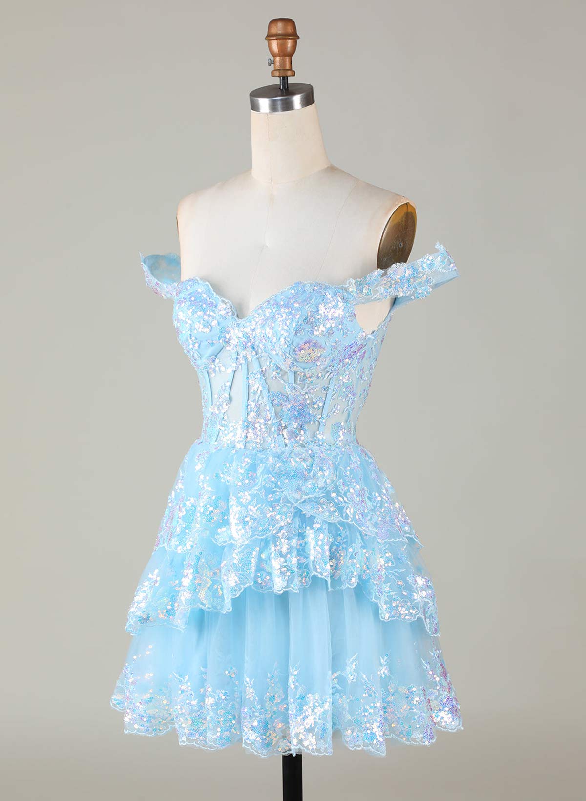 Sweetheart Sleeveless Tiered A-Line Short/Mini Lace/Tulle/Sequined Homecoming Dresses