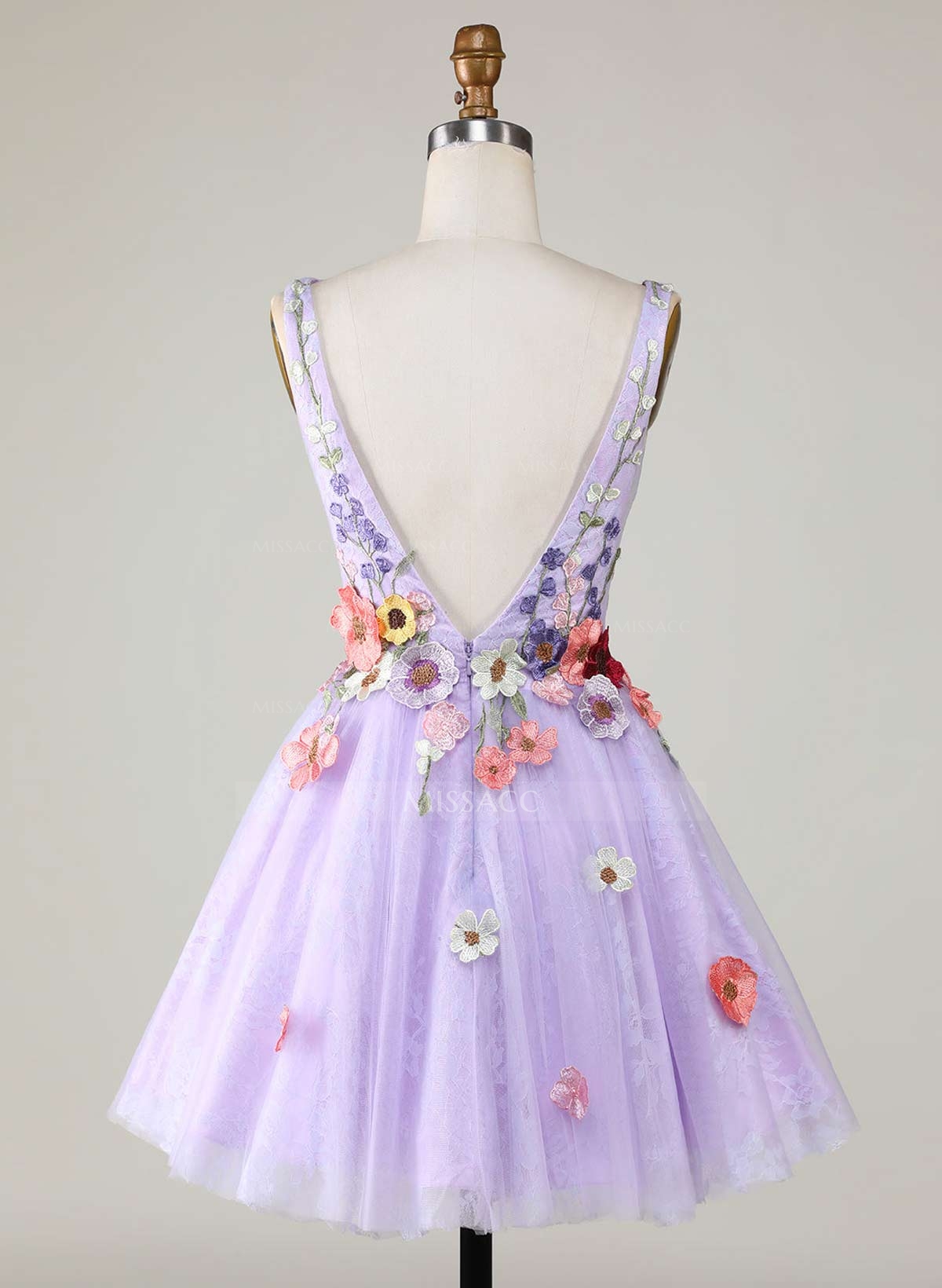 Flower(s) Sleeveless V-Neck A-Line Short/Mini Lace/Tulle Homecoming Dresses