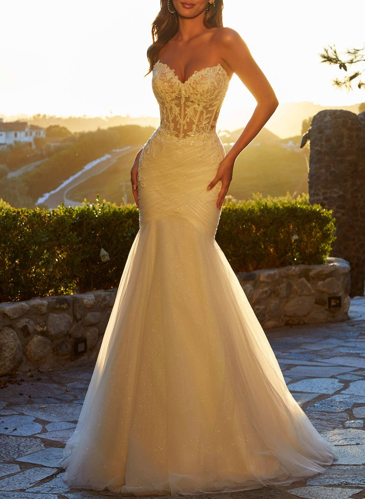 Elegant Sweetheart Mermaid Court Train Lace/Tulle Wedding Dress