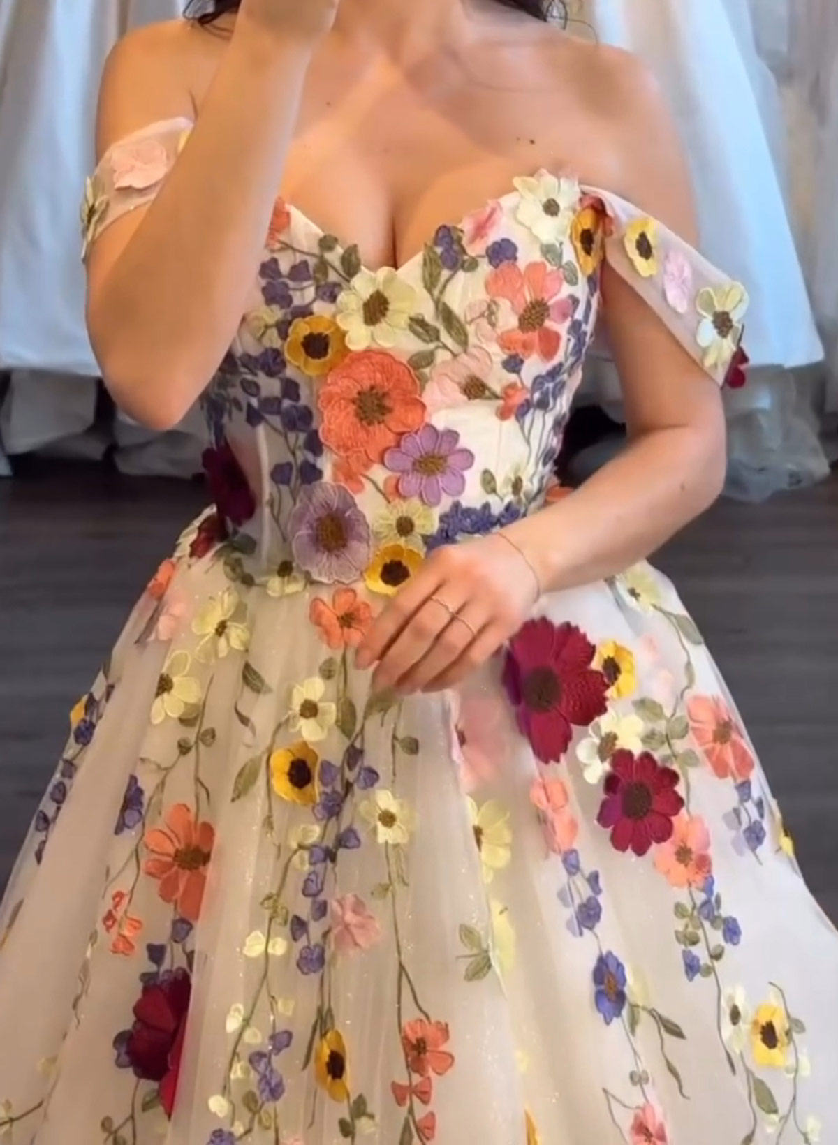 Flower(s) Appliques Lace Off-The-Shoulder Sleeveless A-Line Court Train Tulle Wedding Dresses