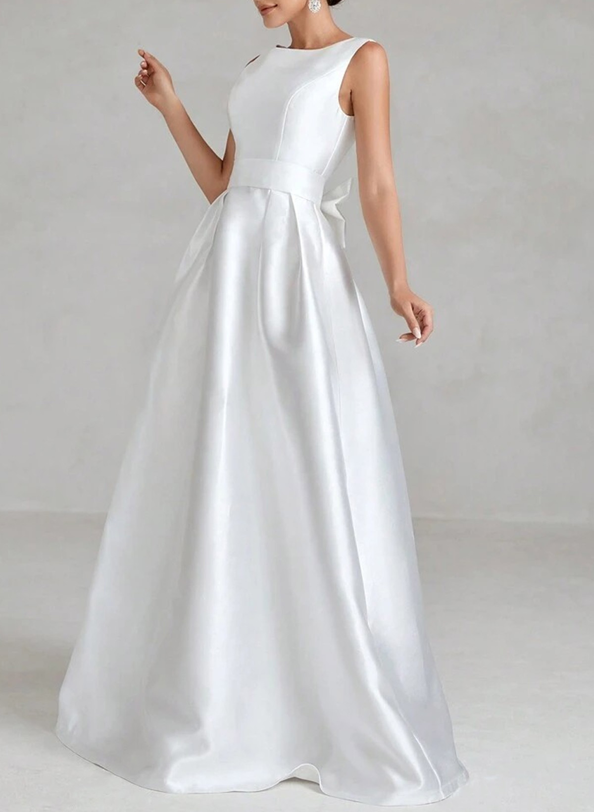 Elegant Scoop Neck Sleeveless A-Line Floor-Length Satin Wedding Dresses With Bow(s)