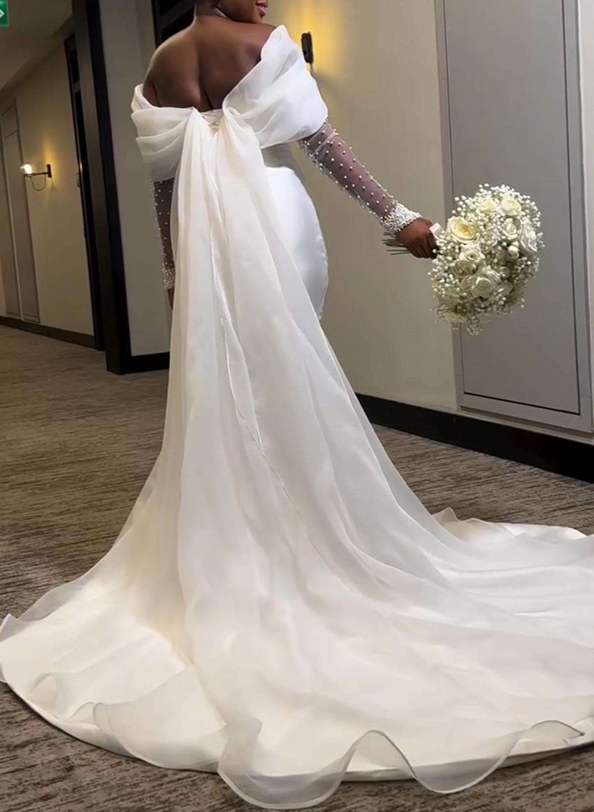 Elegant Off-The-Shoulder Beading Long Sleeves Mermaid Court Train Organza Wedding Dresses