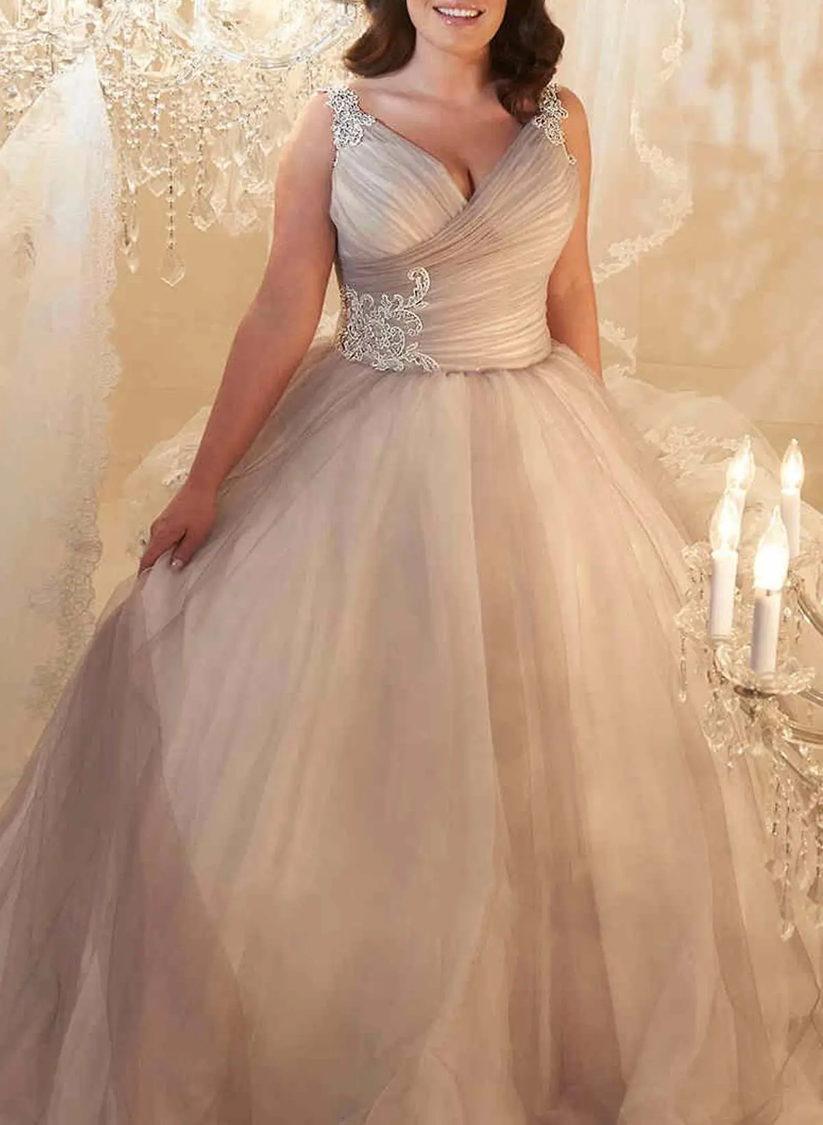 Lace Neck Long Sleeves Ball Gown Court Train Vintage Wedding Dress OW124