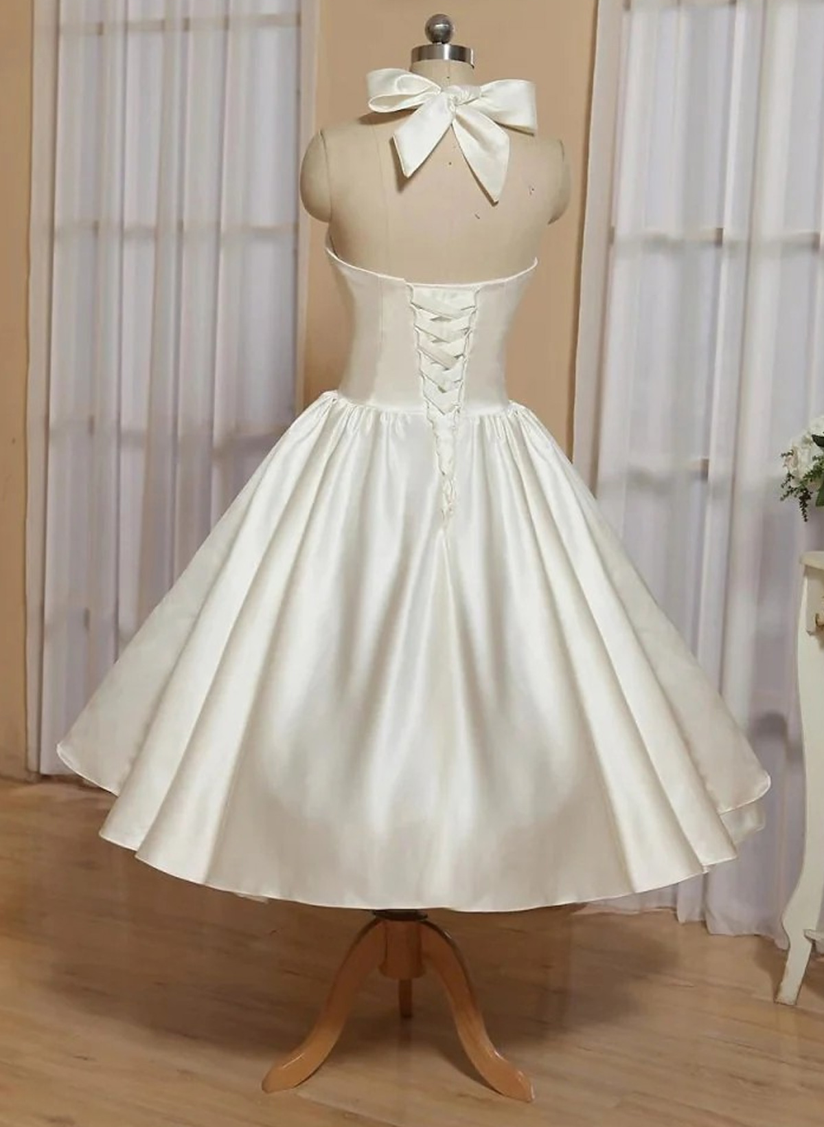Halter Sweetheart Sleeveless A-Line Tea-Length Matte Satin Cocktail Dresses With Bow(s)