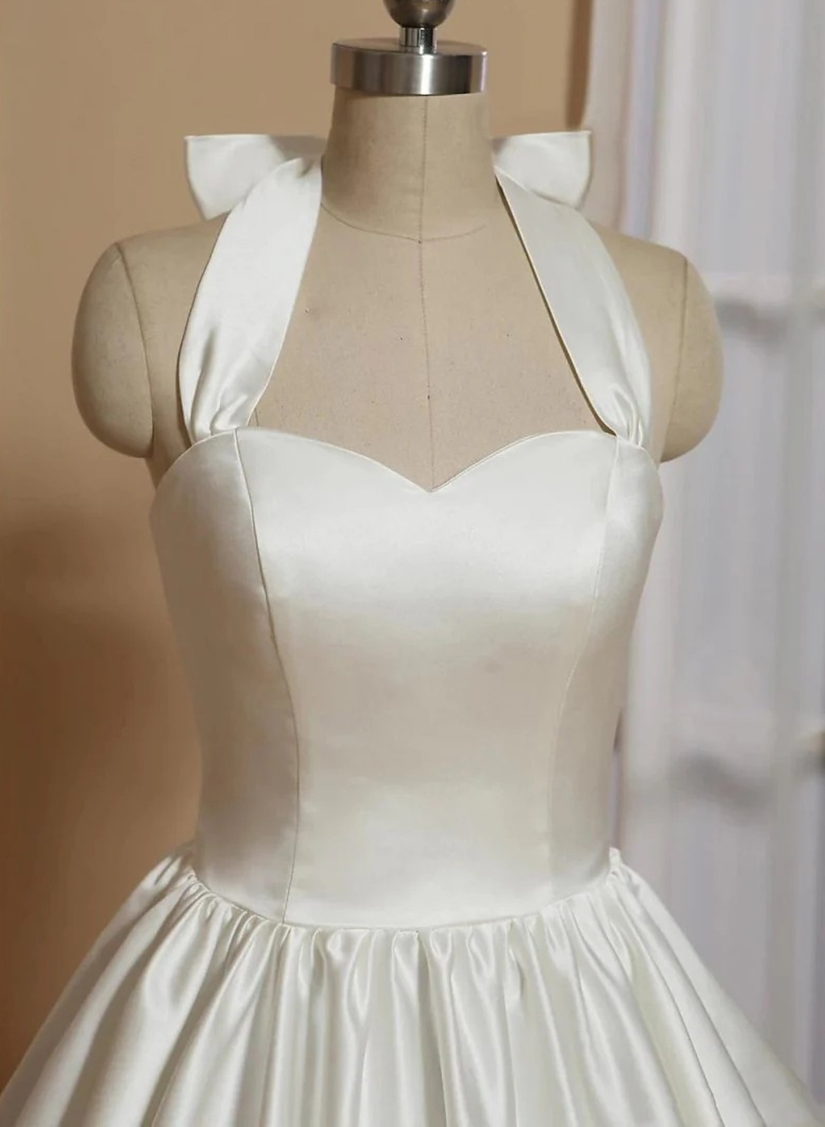 Halter Sweetheart Sleeveless A-Line Tea-Length Matte Satin Cocktail Dresses With Bow(s)