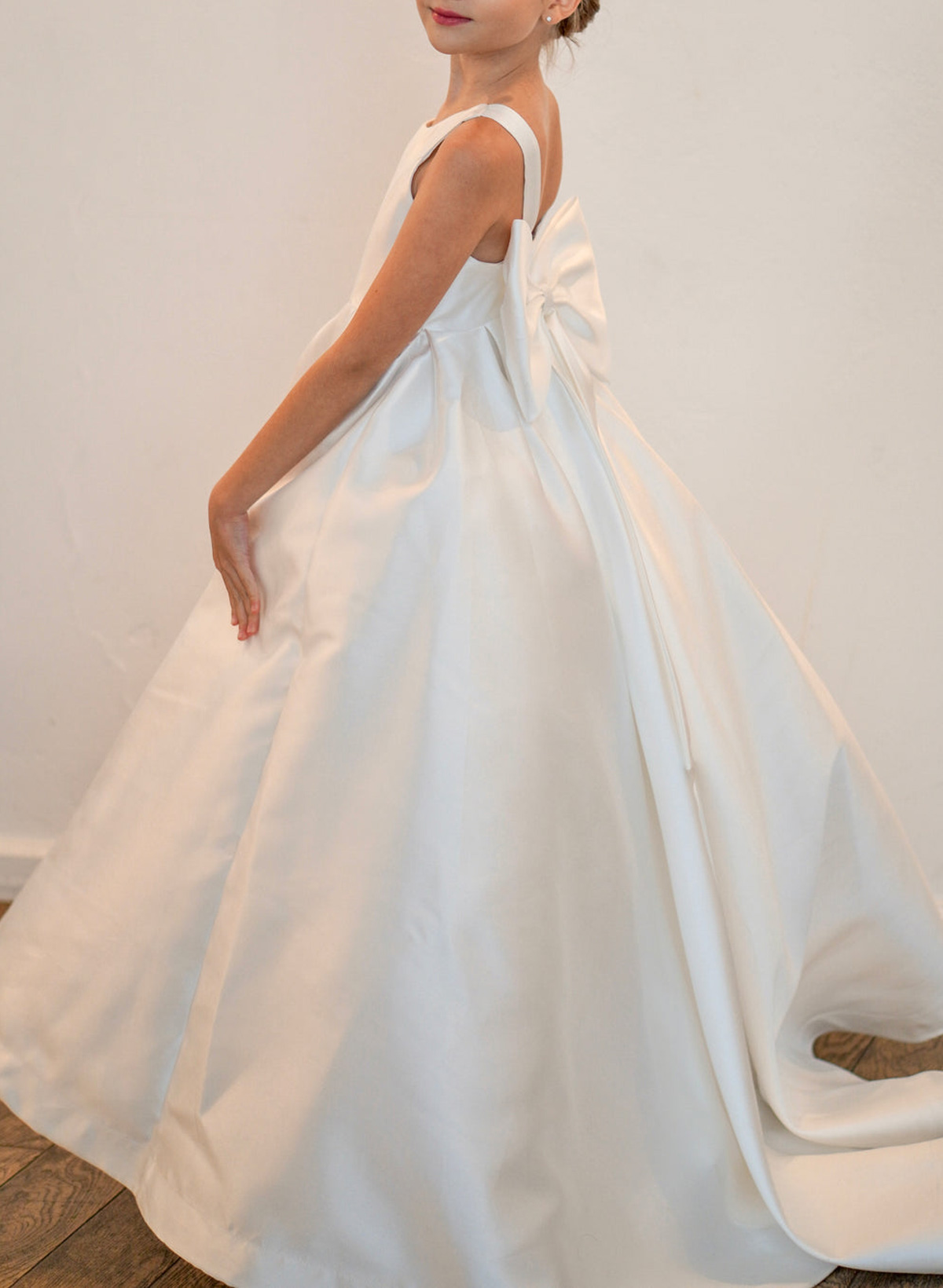 Scoop Neck Sleeveless A-Line Floor-Length Satin Flower Girl Dresses With Bow(s)