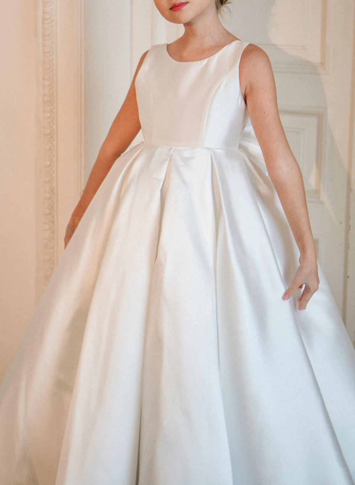 Scoop Neck Sleeveless A-Line Floor-Length Satin Flower Girl Dresses With Bow(s)