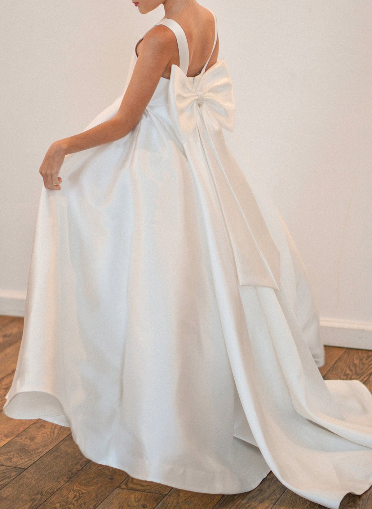 Scoop Neck Sleeveless A-Line Floor-Length Satin Flower Girl Dresses With Bow(s)