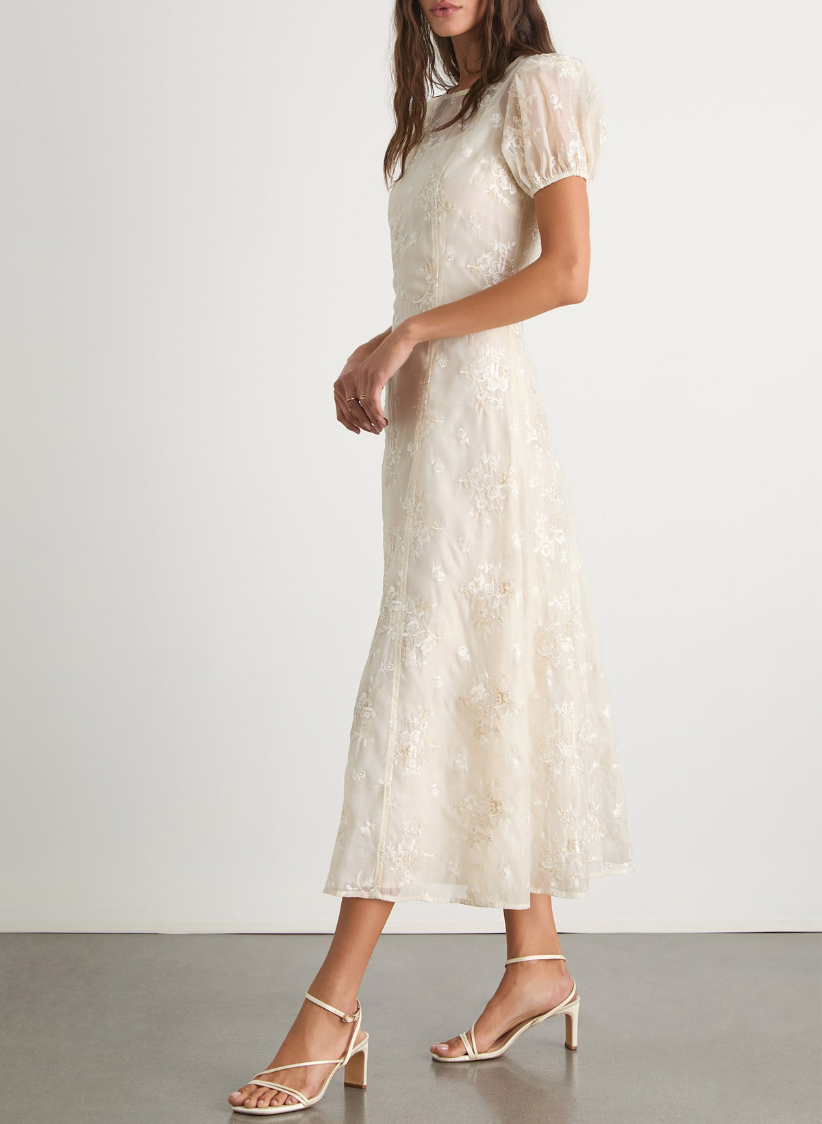 Elegant Scoop Neck Short Sleeves A-Line Tea-Length Homecoming Dresses With Flower(s)