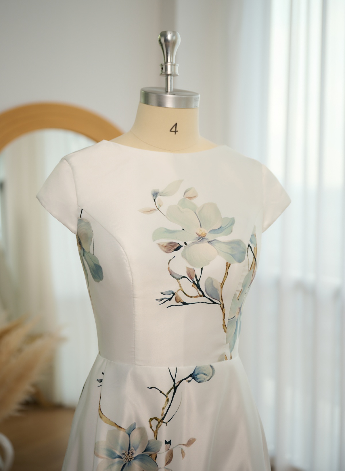 Elegant Scoop Neck A-Line Floor-Length Satin Mother Of The Bride Dresses With Flower(s)