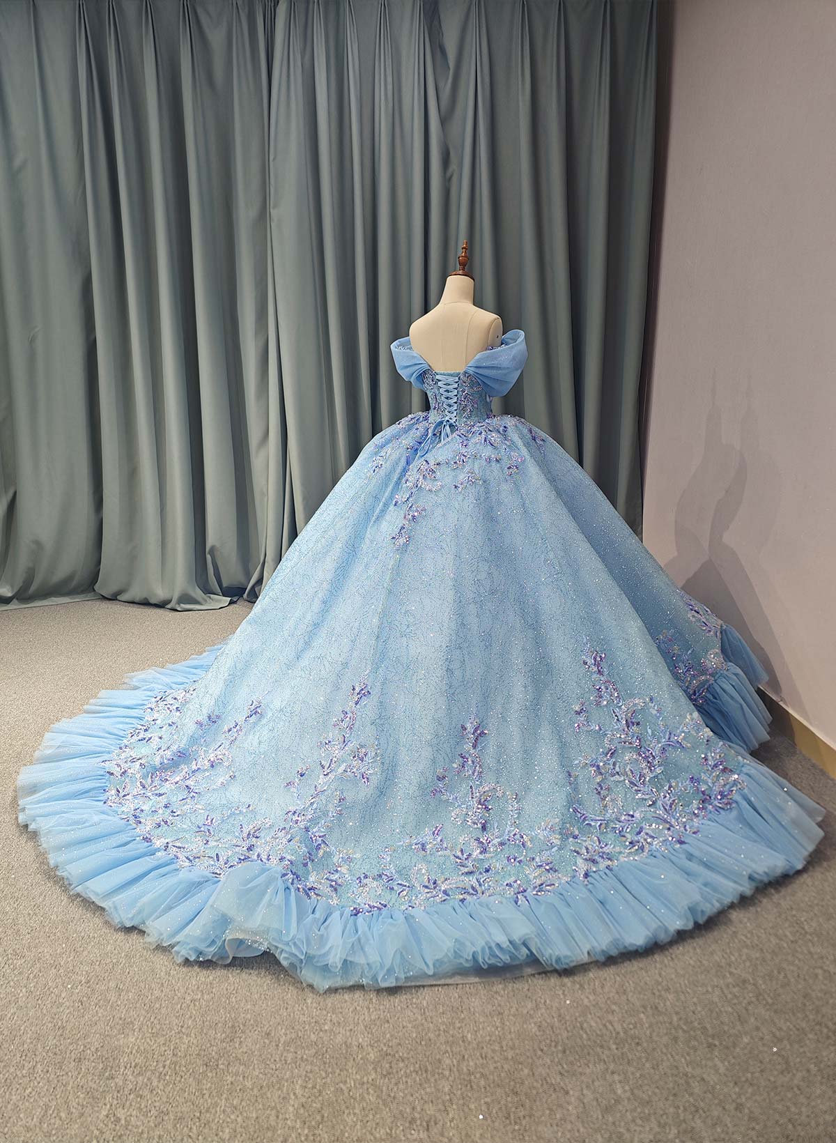 Ball-Gown Off-The-Shoulder Cape Sleeves Royal Prom Dresses With Sequins/Appliques Lace