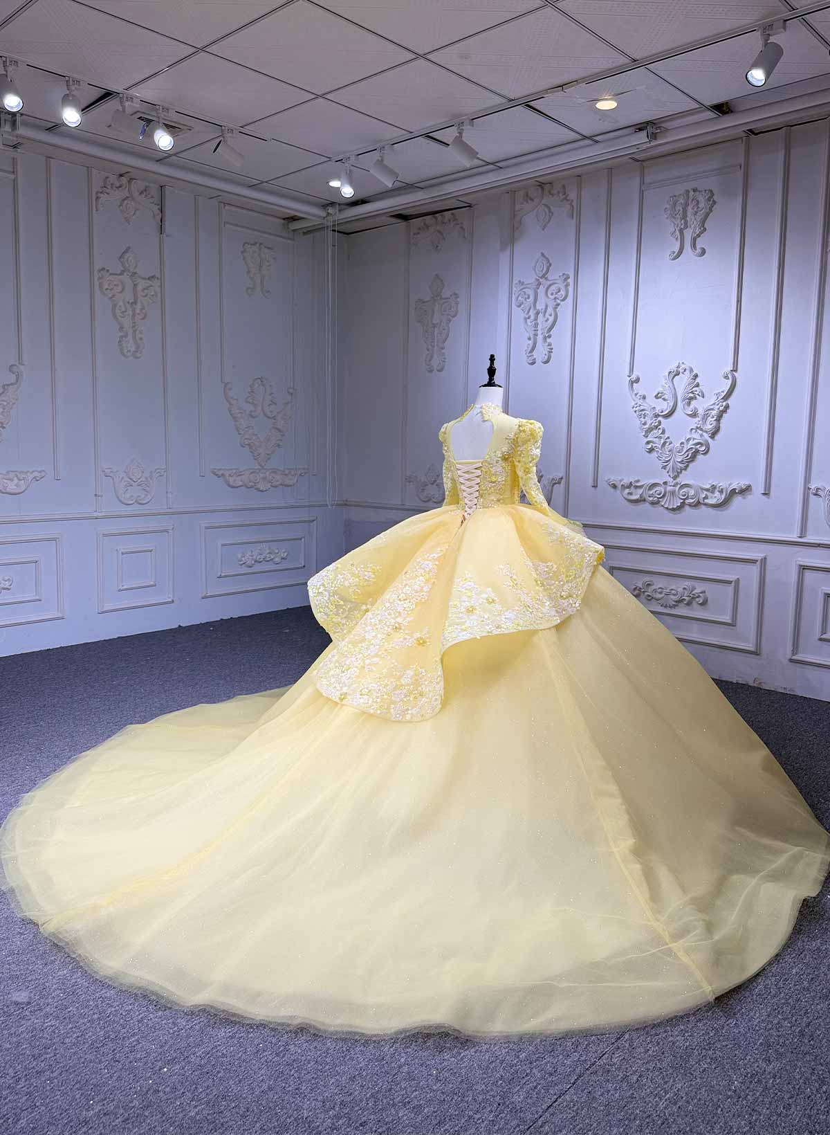 Ball-Gown High Neck 3/4 Sleeves Royal Prom Dresses With Beading/Appliques Lace