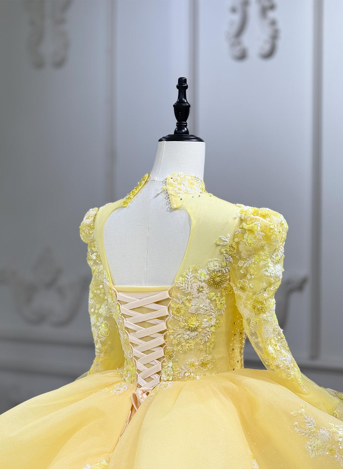Ball-Gown High Neck 3/4 Sleeves Royal Prom Dresses With Beading/Appliques Lace