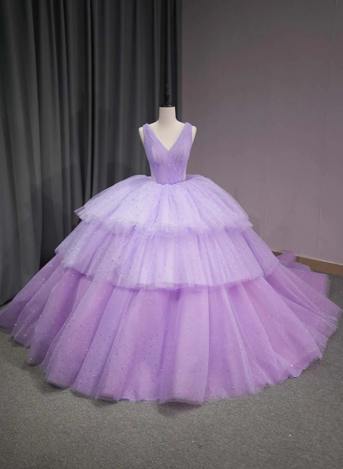 Ball-Gown V-Neck Sleeveless Royal Prom Dresses With Cascading Ruffles/Sequins