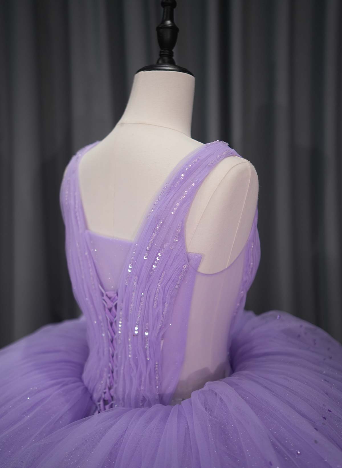 Ball-Gown V-Neck Sleeveless Royal Prom Dresses With Cascading Ruffles/Sequins