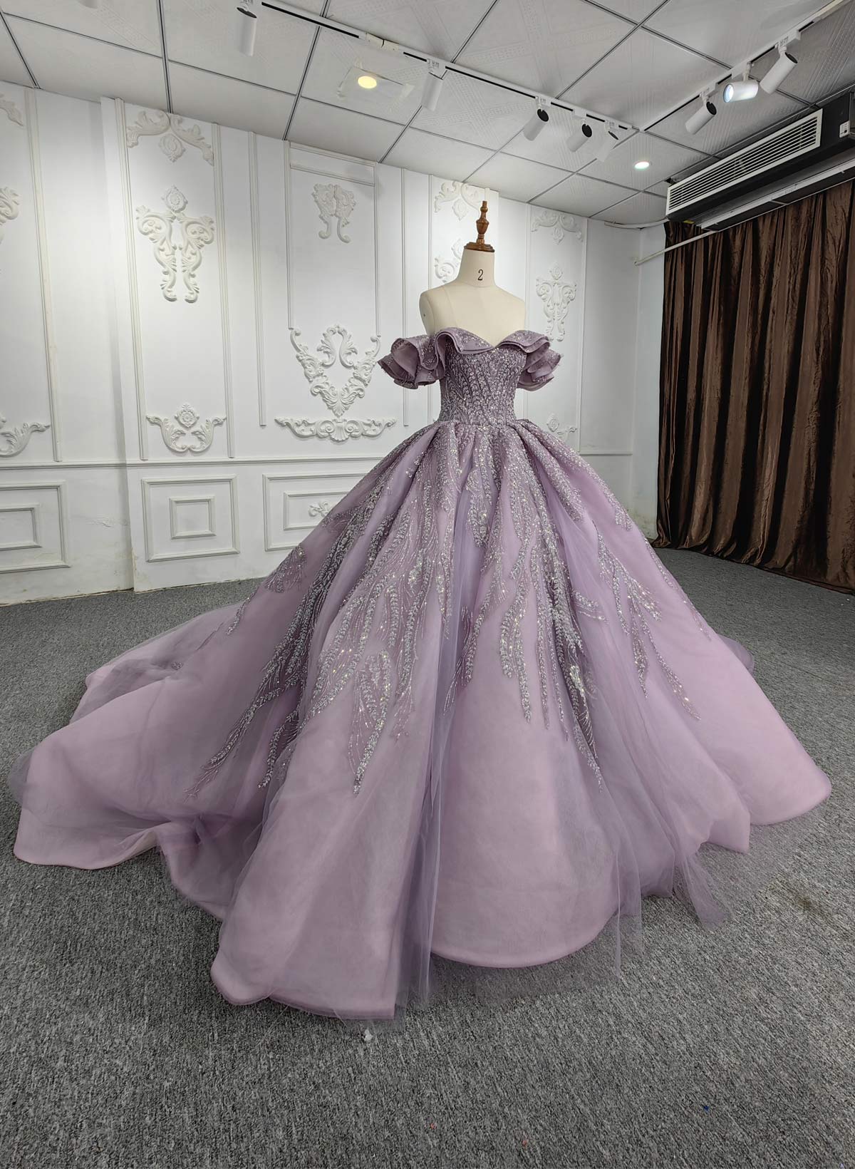 Luxury Off-The-Shoulder Ball-Gown Chapel Train Tulle Prom Dresses With Ruffle/Sequins