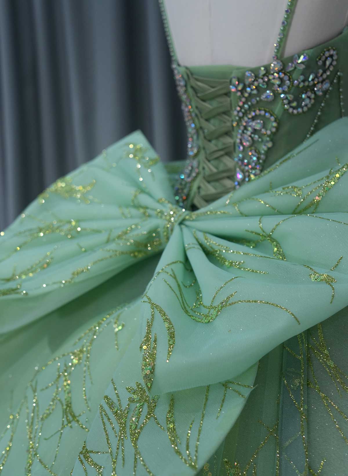 Ball-Gown V-Neck Royal Prom Dresses With Bow(s)/Sequins/Rhinestone