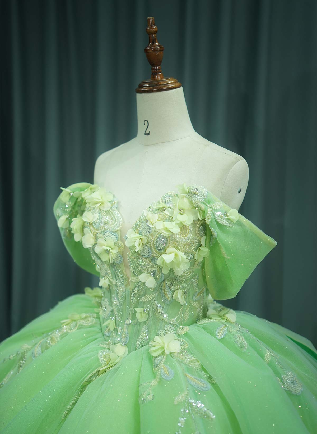 Ball-Gown Sweetheart Cape Sleeves Royal Prom Dresses With Bow(s)/Sequins/Appliques Lace