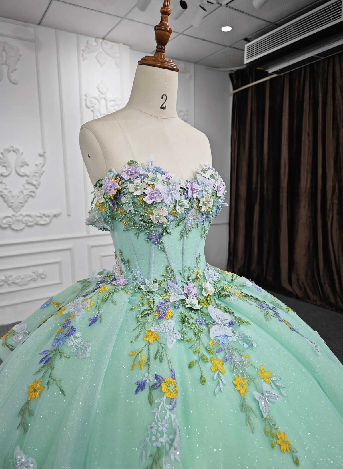 Ball-Gown Sweetheart Cape Sleeves Royal Evening Dresses With Beading/Appliques Lace