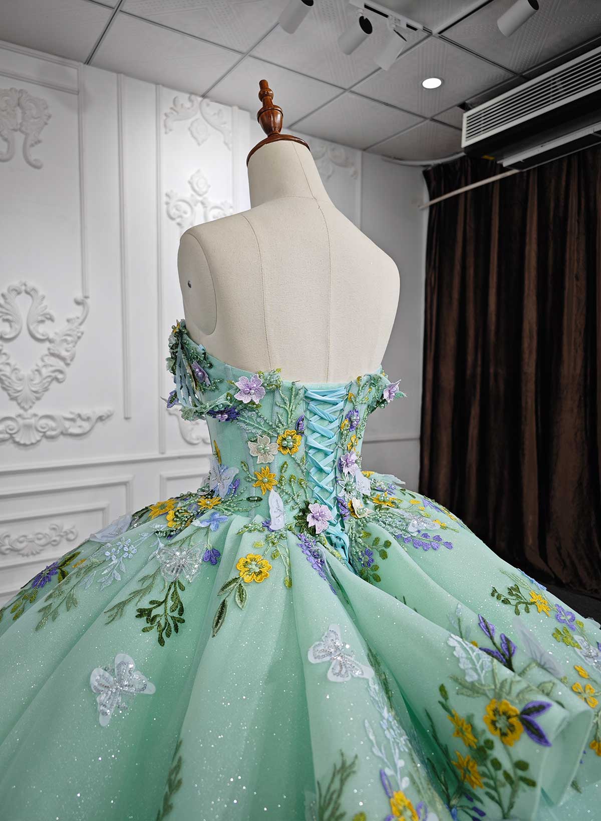 Ball-Gown Sweetheart Cape Sleeves Royal Prom Dresses With Beading/Appliques Lace