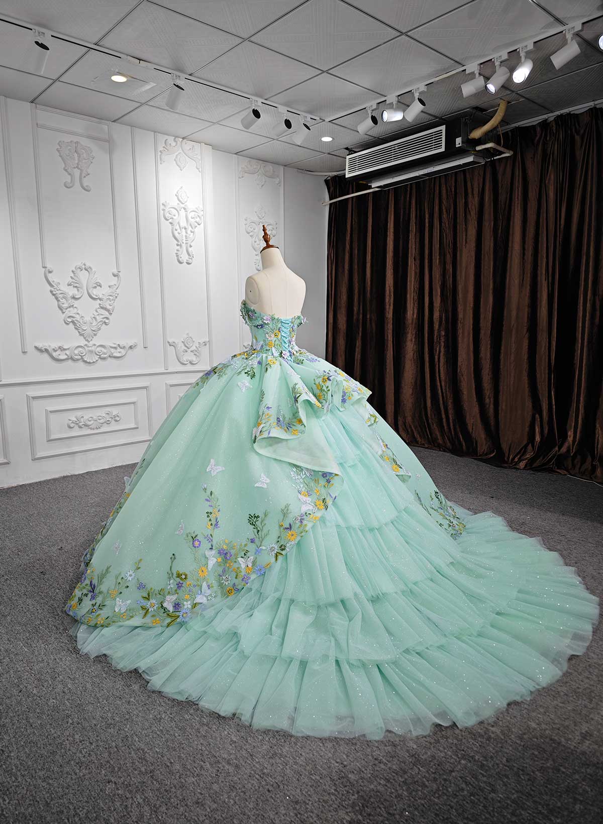 Ball-Gown Sweetheart Cape Sleeves Royal Prom Dresses With Beading/Appliques Lace