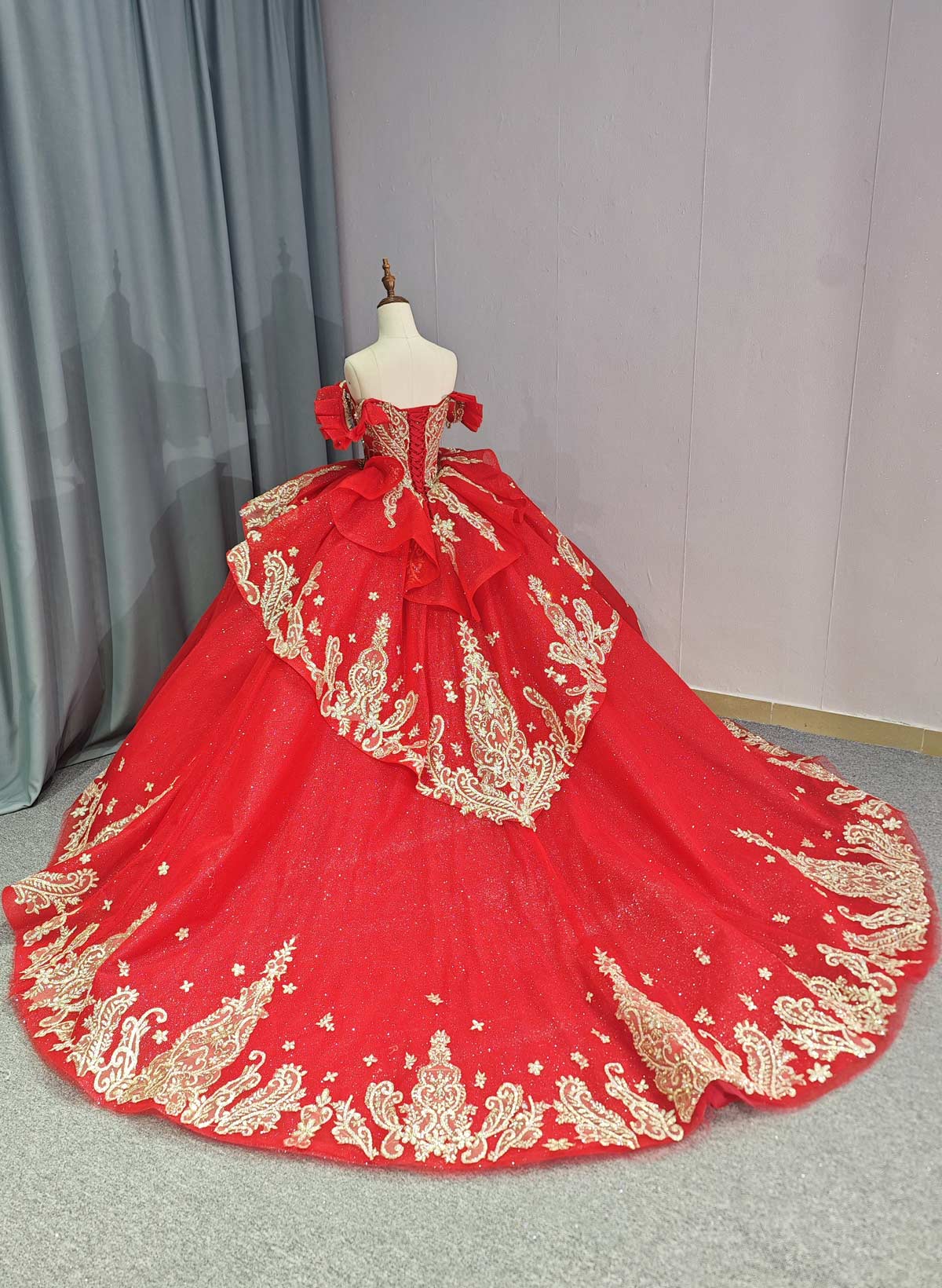 Sparkle & Shine Off-The-Shoulder Ball-Gown Chapel Train Lace/Tulle Prom Dresses With Sequins/Flower(s)