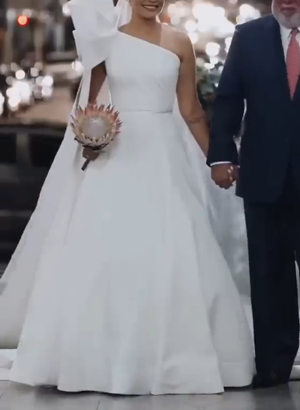 Elegant One-Shoulder Sleeveless A-Line Court Train Satin Wedding Dresses With Bow(s)
