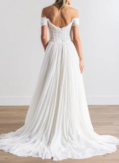 Elegant Off-The-Shoulder Sleeveless A-Line Sweep Train Tulle Wedding Dresses With Lace