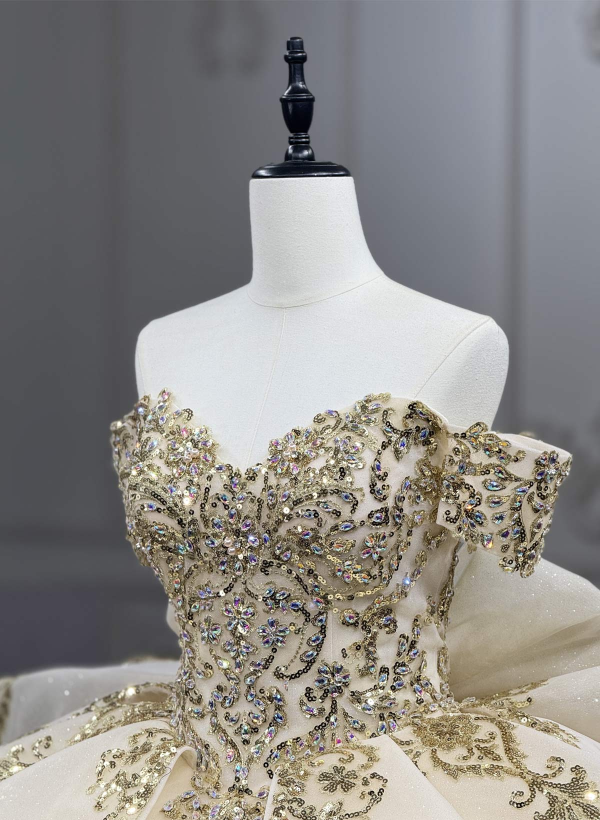 Luxury Sweetheart Off-The-Shoulder Ball-Gown Cathedral Wedding Dresses With Bow(s)/Beading/Sequins/Rhinestone