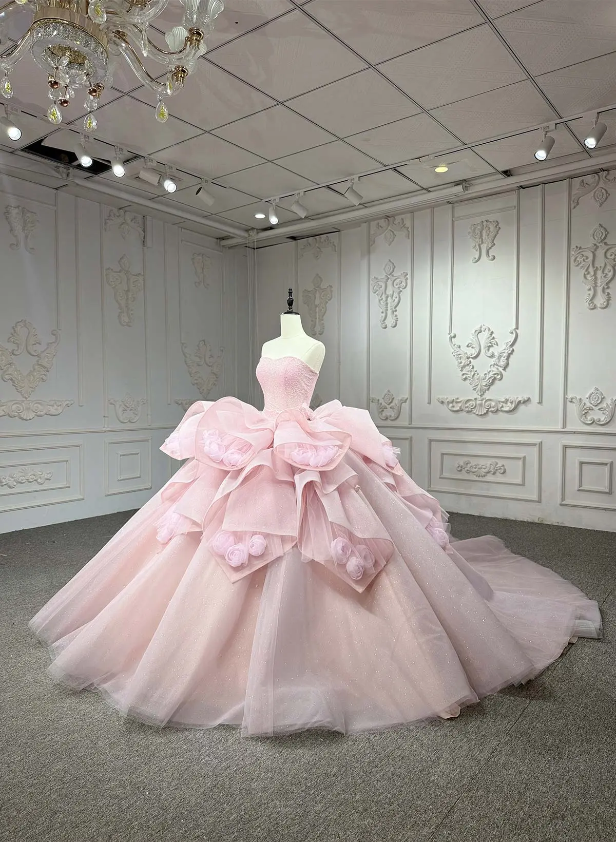 Ball-Gown Strapless Sleeveless Royal Wedding Dresses With Flower(s)