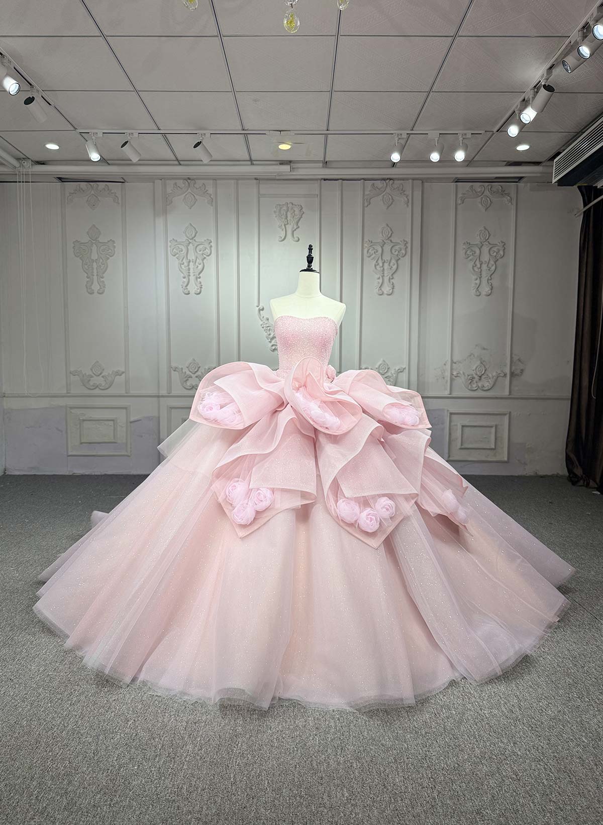 Ball-Gown Strapless Sleeveless Royal Wedding Dresses With Flower(s)
