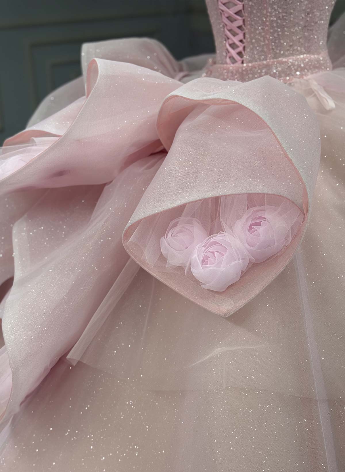 Ball-Gown Strapless Sleeveless Royal Wedding Dresses With Flower(s)