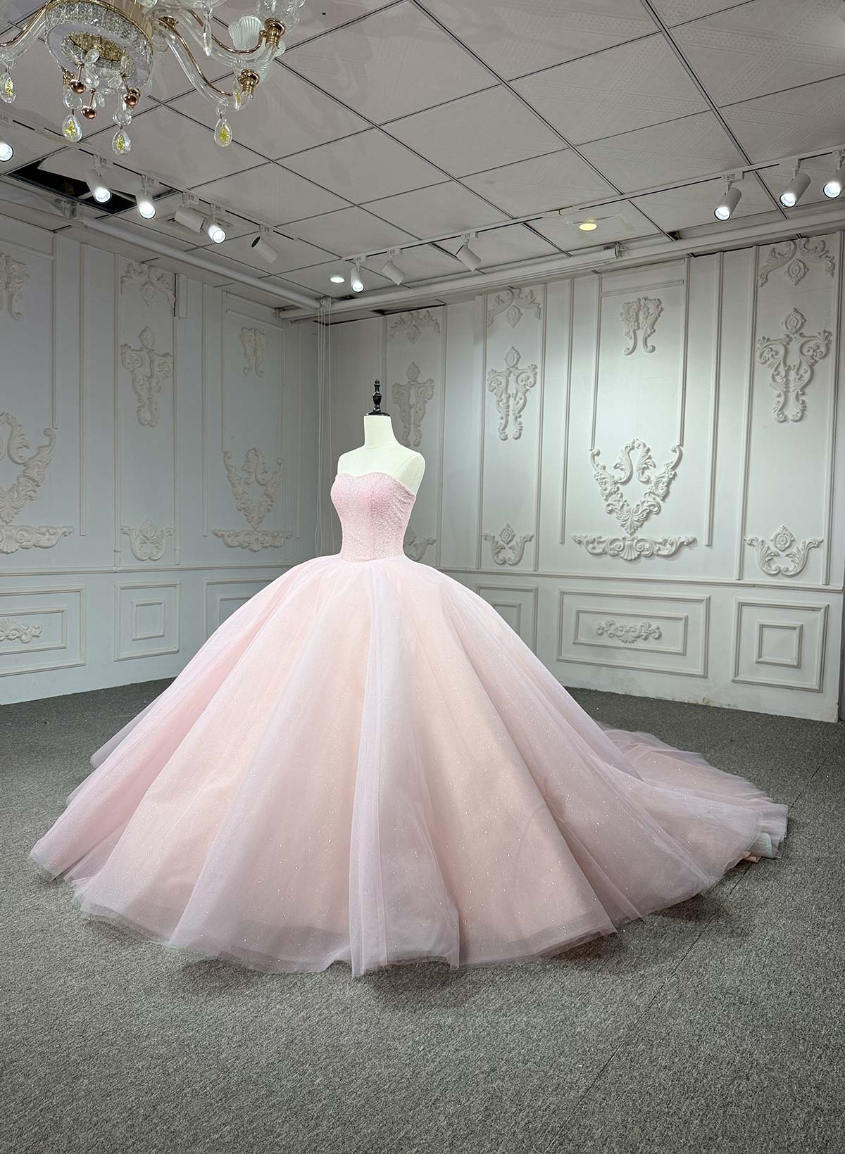 Ball-Gown Strapless Sleeveless Royal Wedding Dresses With Flower(s)