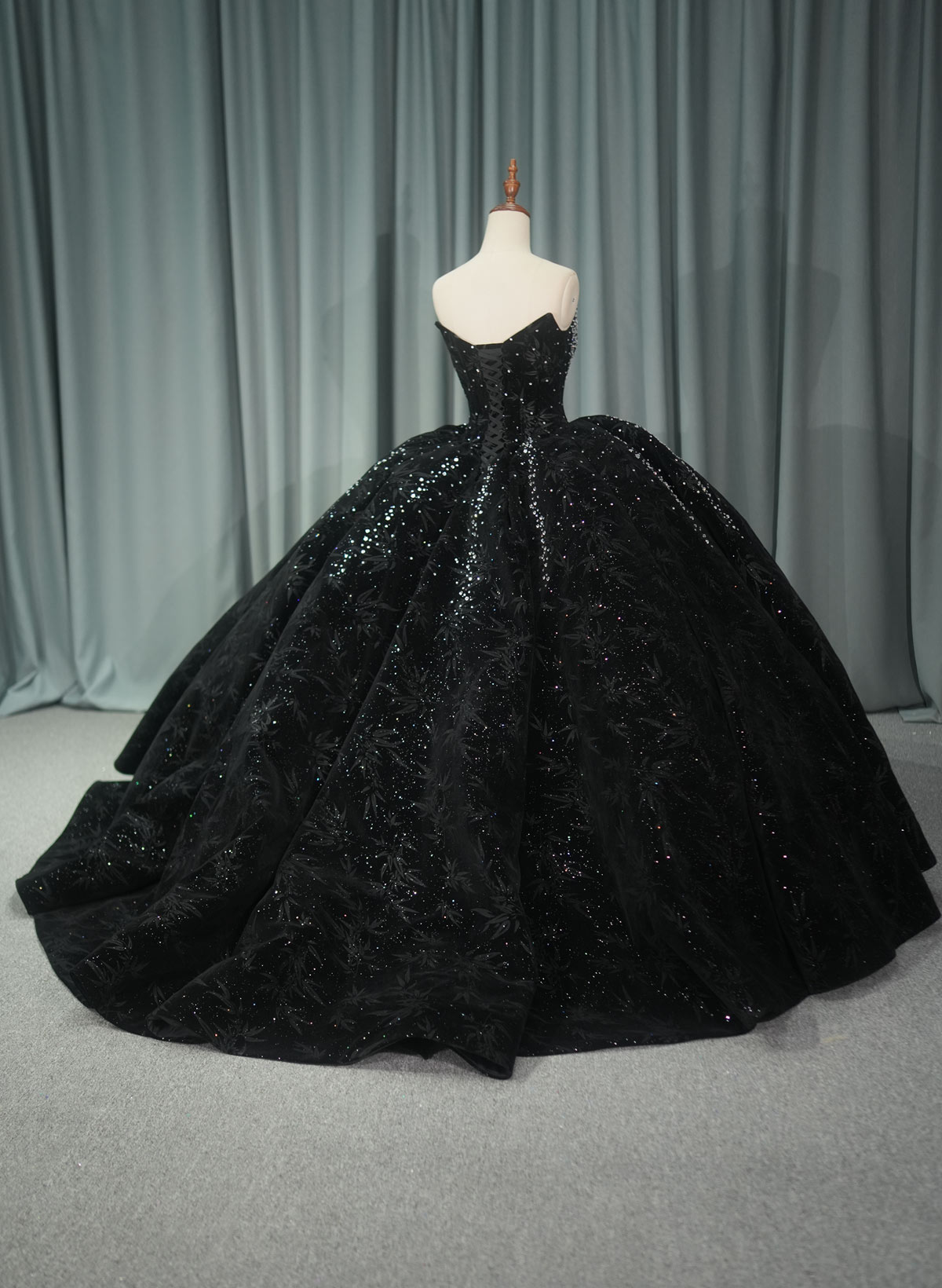 Sparkle & Shine Sweetheart Ball-Gown Chapel Train Velvet Wedding Dresses With Sequins/Rhinestone