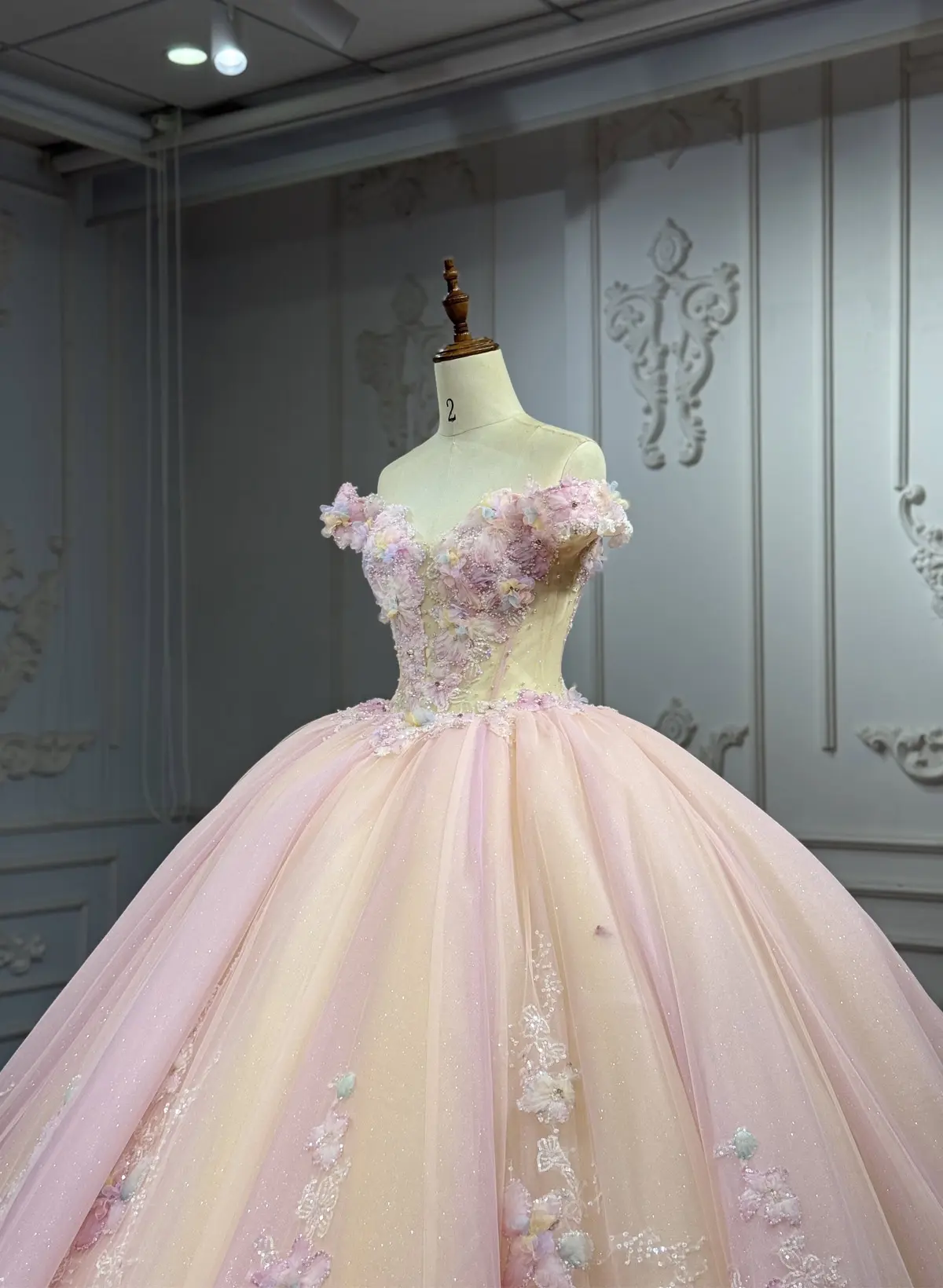 Luxury Off-The-Shoulder Ball-Gown Chapel Train Tulle Wedding Dresses With Beading/Flower(s)