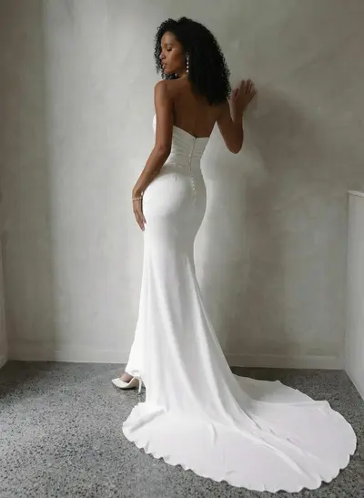 Elegant Sweetheart Sleeveless Trumpet/Mermaid Sweep Train Stretch Chiffon Wedding Dresses