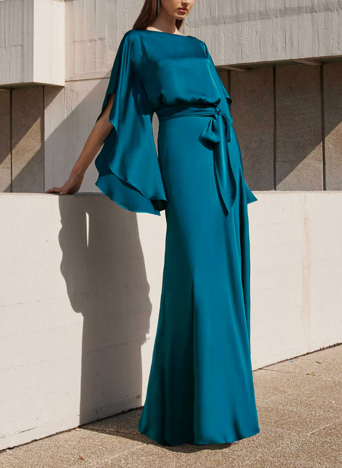 Elegant Sheath/Column 1/2 Sleeves Floor-Length Crepe Satin Evening Dresses