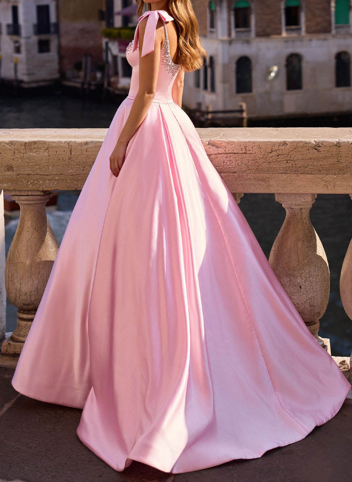 Ball-Gown Scoop Neck Sleeveless Sweep Train Satin Prom Dresses With Bows/Beading