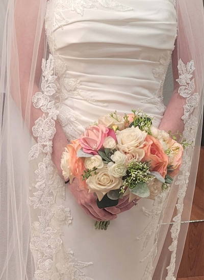 Lace Applique Edge Floral One-Tier Tulle/Lace Elbow Bridal Veils