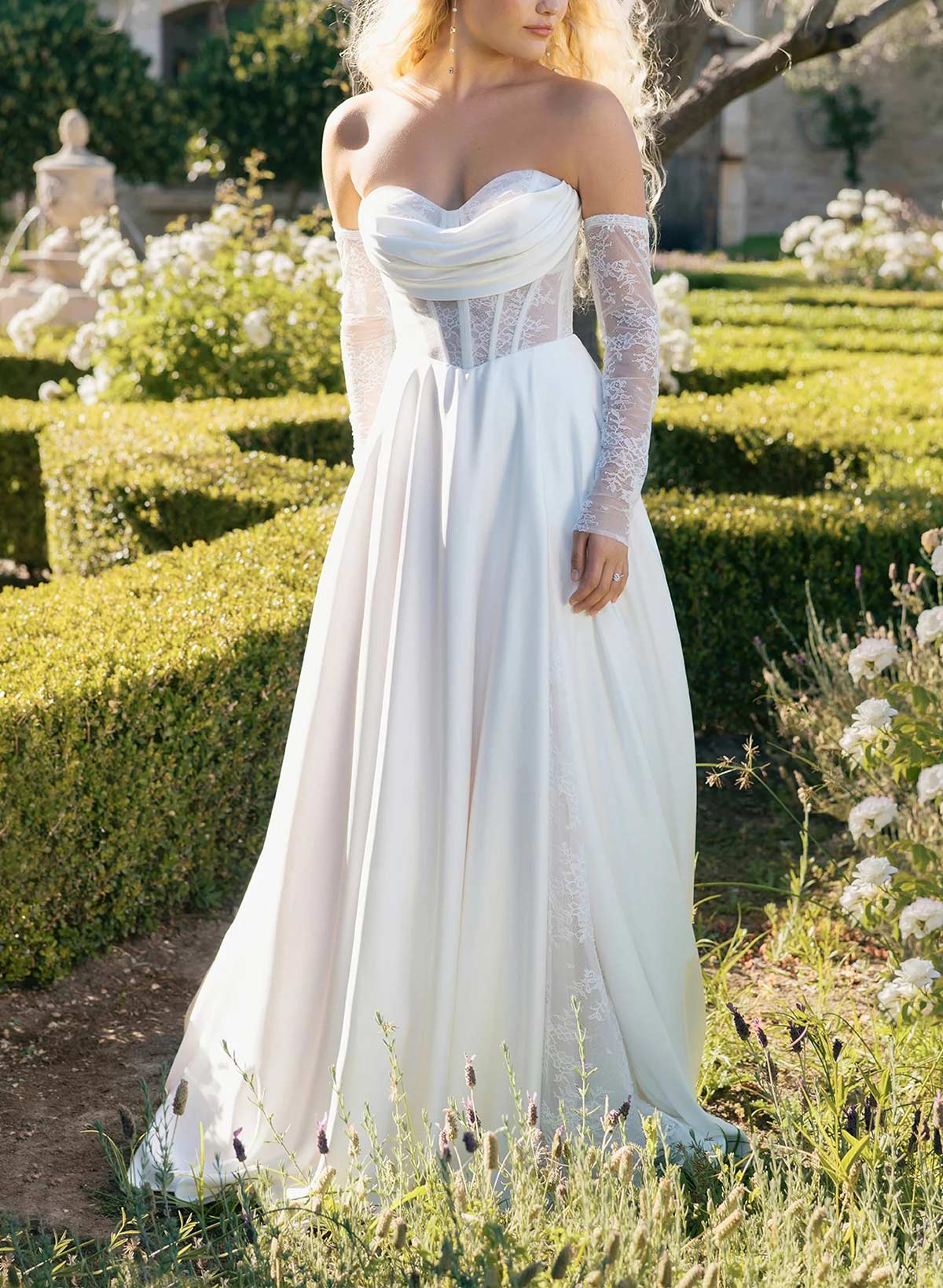 A-Line Sweetheart Detachable Sleeves Chapel Train Lace/Crepe Satin Wedding Dresses