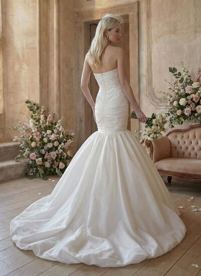 Trumpet/Mermaid Strapless Sleeveless Chapel Train Wedding Dresses With Bubble Hem