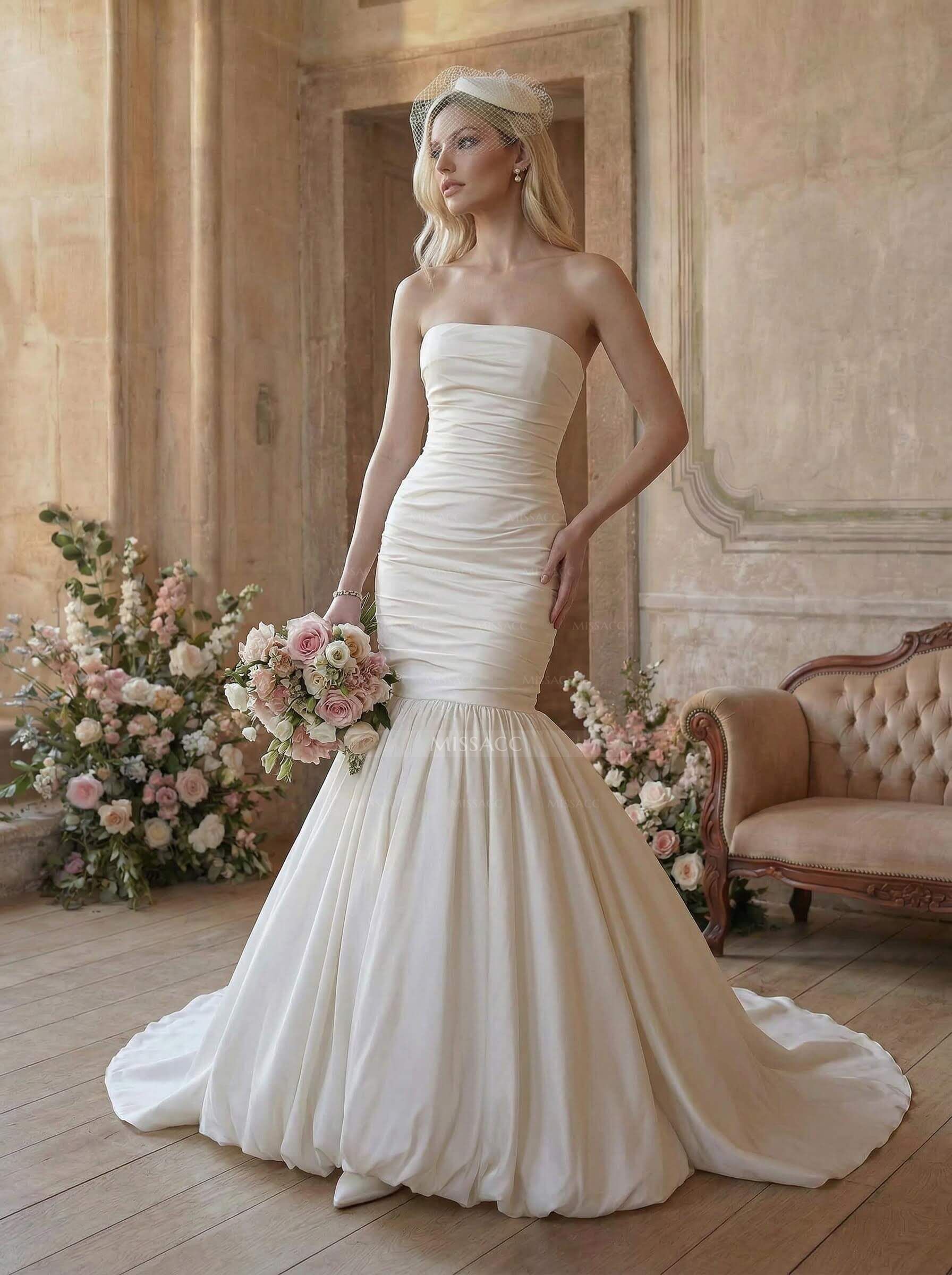 Trumpet/Mermaid Strapless Sleeveless Chapel Train Wedding Dresses With Bubble Hem
