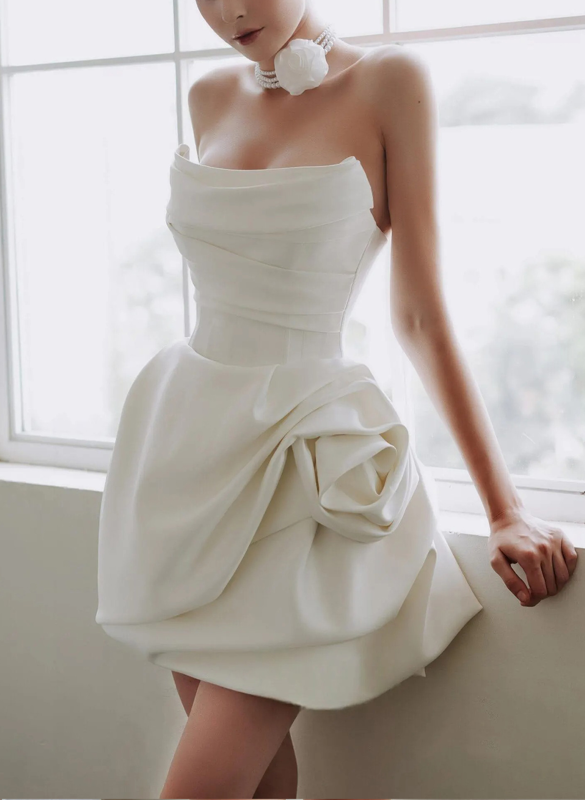 A-Line Strapless Sleeveless Short/Mini Matte Satin Wedding Dresses With Flower(s)/Bubble Hem
