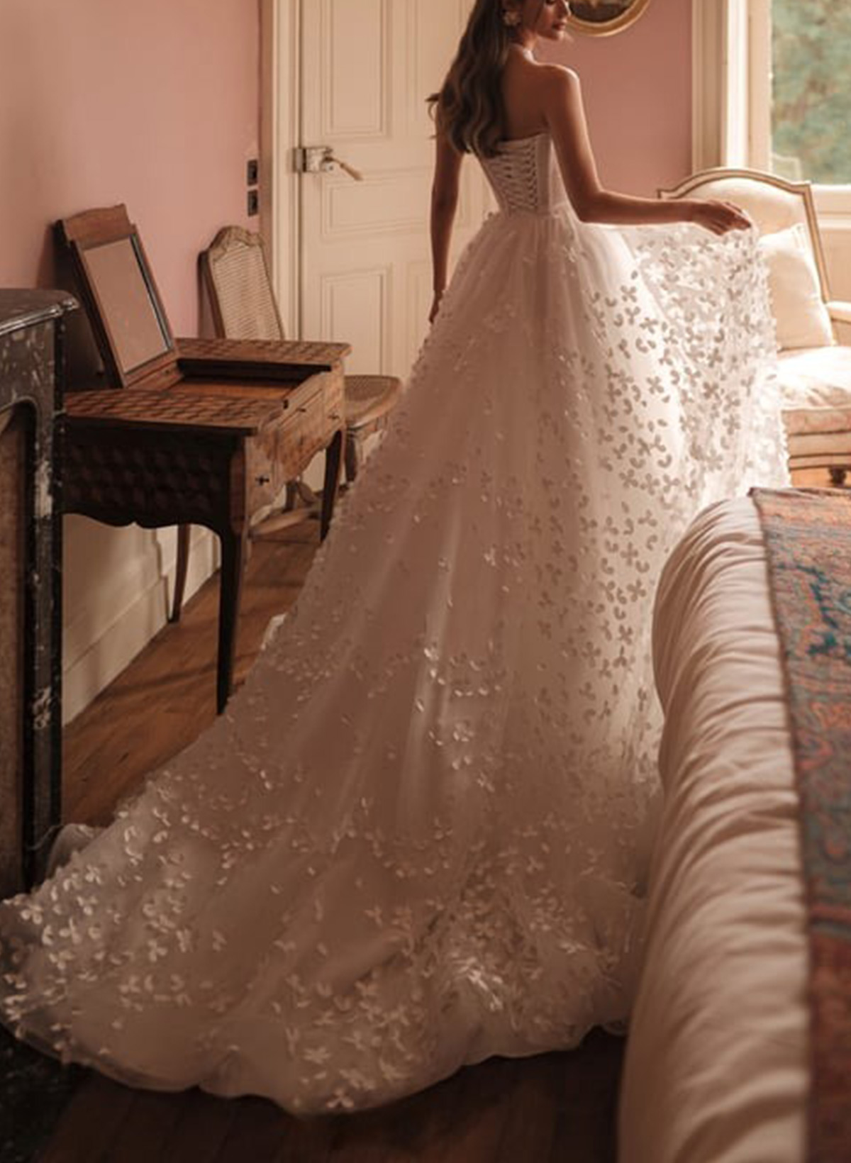 Ball-Gown Sweetheart Sleeveless Cathedral Satin/Tulle Wedding Dresses With 3D Flower(s)