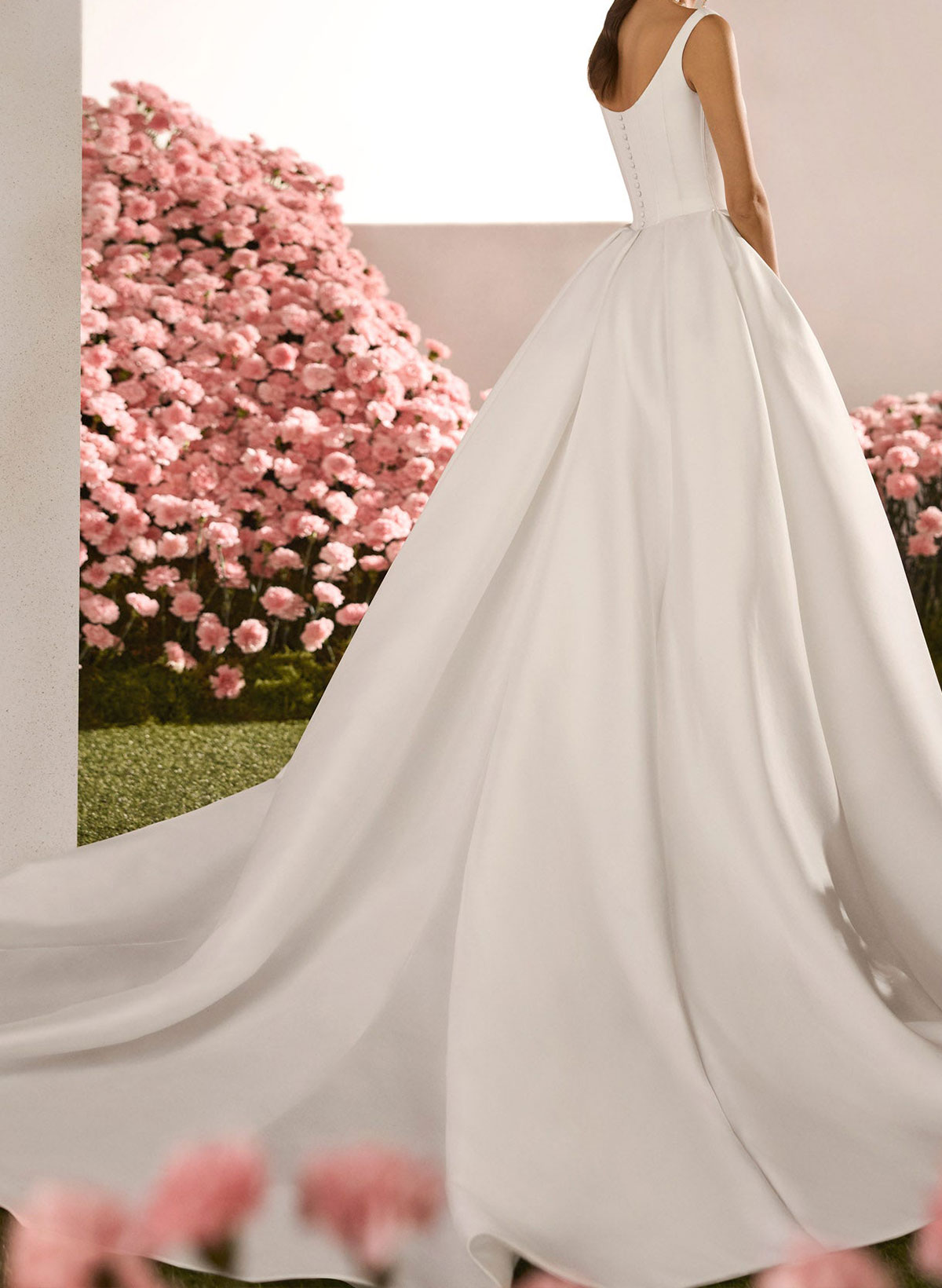 Ball-Gown Square Neckline Sleeveless Court Train Twill Satin Wedding Dresses With Pockets