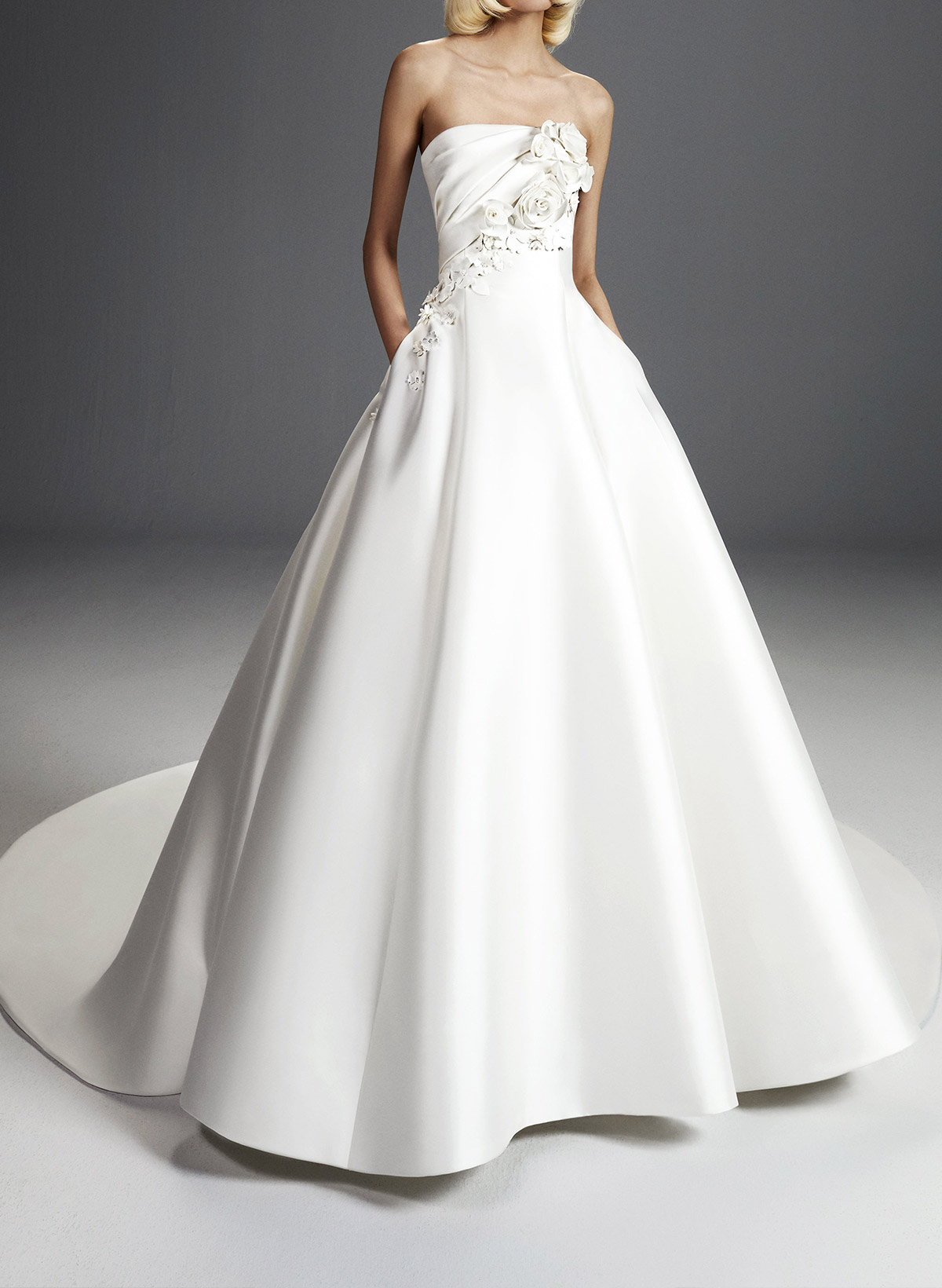 A-Line Square Neckline Sleeveless Chapel Train Twill Satin Wedding Dresses With Bow(s)/Flower(s)