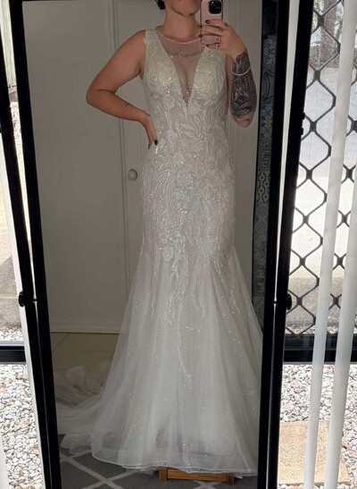 Trumpet/Mermaid Illusion Neck Sleeveless Sweep Train Wedding Dresses With Appliques Lace