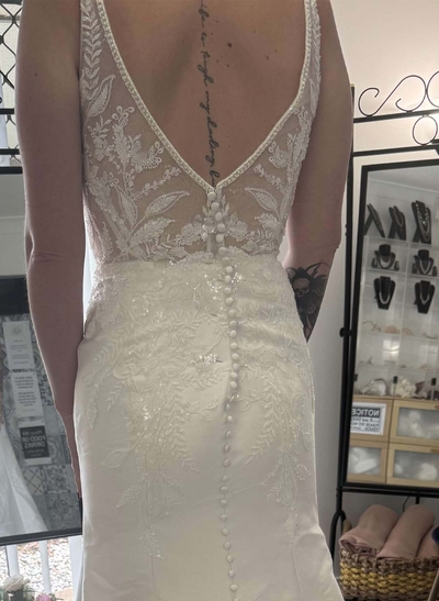 Trumpet/Mermaid Illusion Neck Sleeveless Sweep Train Wedding Dresses With Appliques Lace