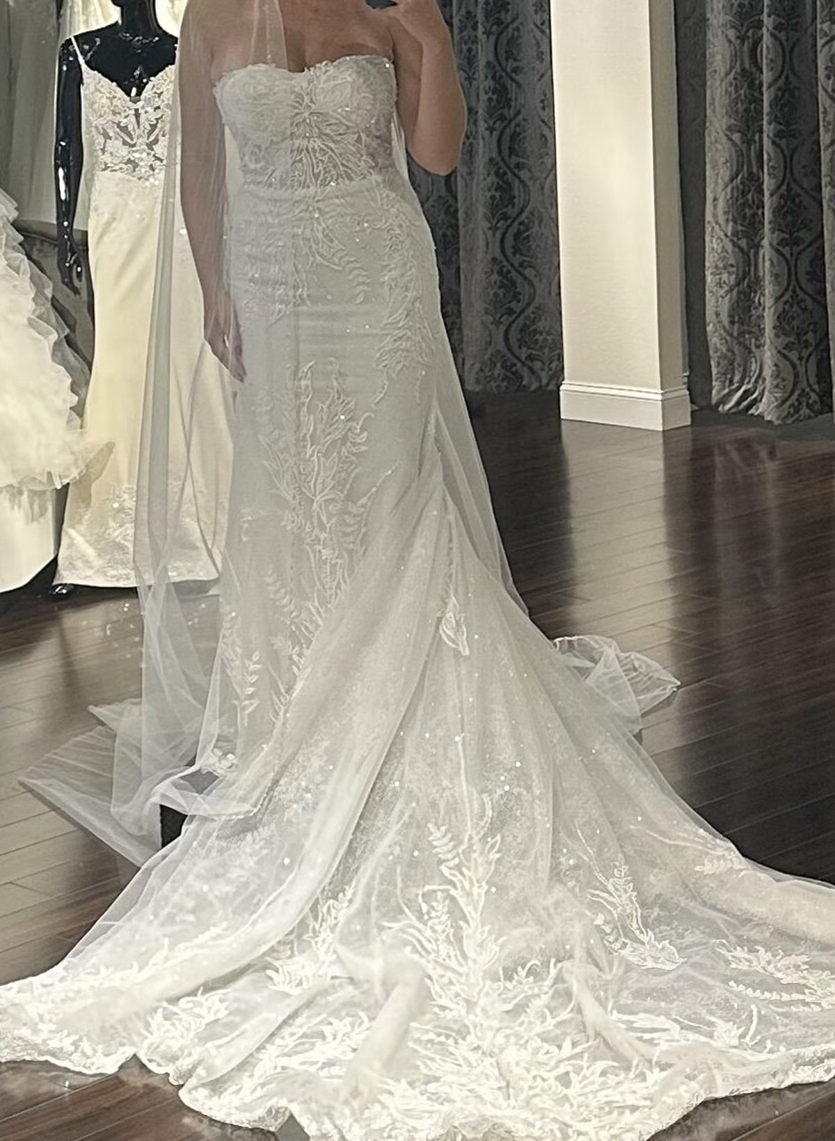 Trumpet/Mermaid Strapless Sleeveless Court Train Elastic Satin Wedding Dresses With Appliques Lace